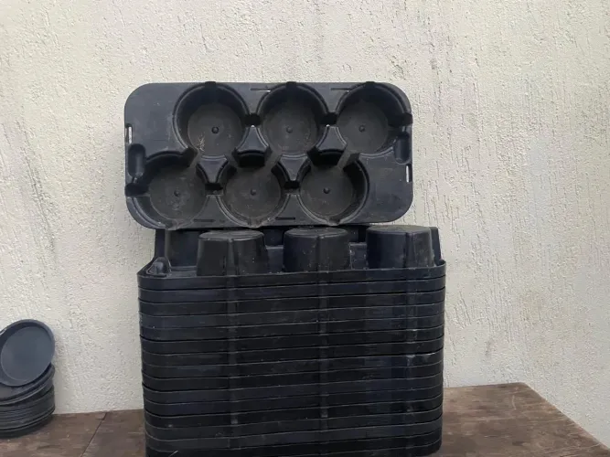 Pratos redondos para vasos e bandejas para mudas de jardinagem