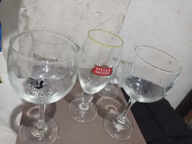 5 taças de vidro