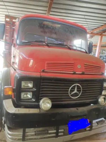 Caminhao Mercedes carroceria
