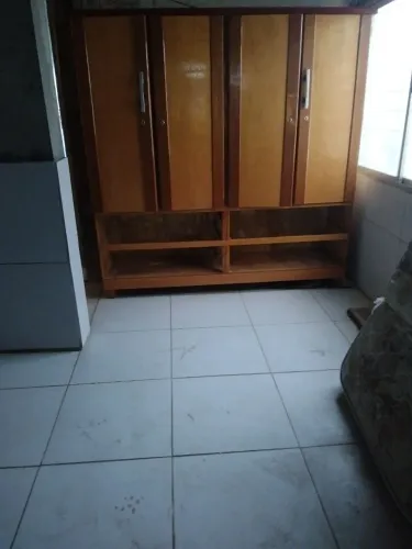 Vendo Guarda-roupa em madeira