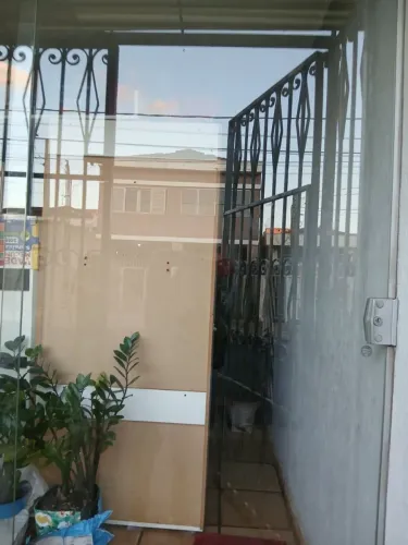 Porta Vidro Temperado 2,68x2,31m - 3 folhas Paguei R$2500, sem detalhes.