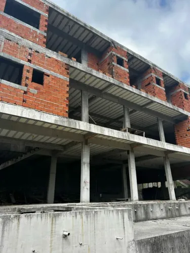 Casa em condomínio em construção Alpes de caieiras 600 m2 terreno 1750 m2