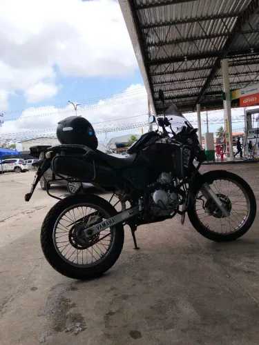 Moto muito boa toda revisada e pneus novos