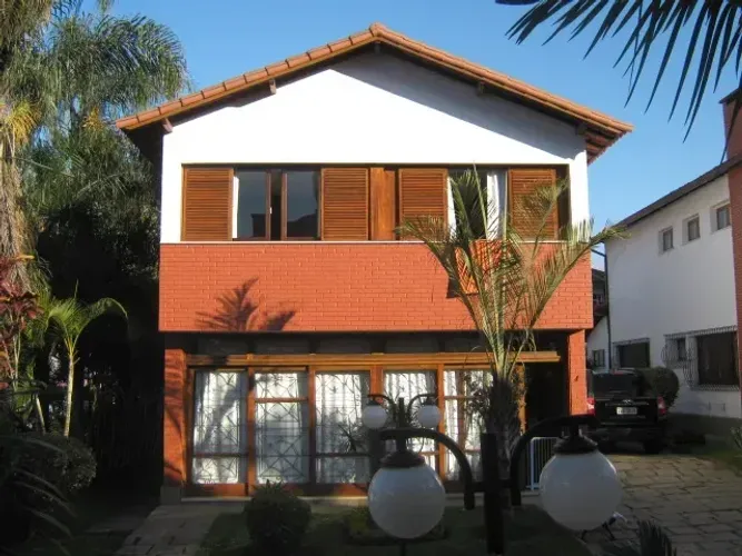 DIRETO COM PROPRIETÁRIO - LINDA CASA EM CONDOMÍNIO LUXUOSO - ALTO (JUNTO À FACULDADE DE ME