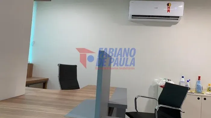 Sala Comercial Mobiliada no Ed. Mendes Frota - R$120.000,00
