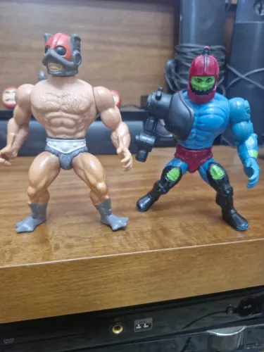 Bonecos He- Man anos 90 -  pernas um pouco mole ( elástico) da época