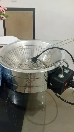 Fritadeira elétrica 5L nova usada somente 1 vez seminova
