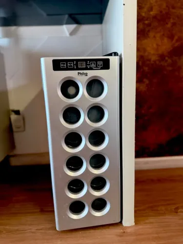 Adega Climatizada Philco Premium - Para Reparo