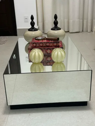 Mesa de centro espelhada