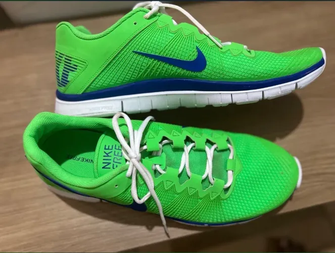 Tênis Nike tamanho 50