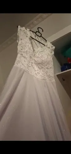 Vestido de noiva e madrinha