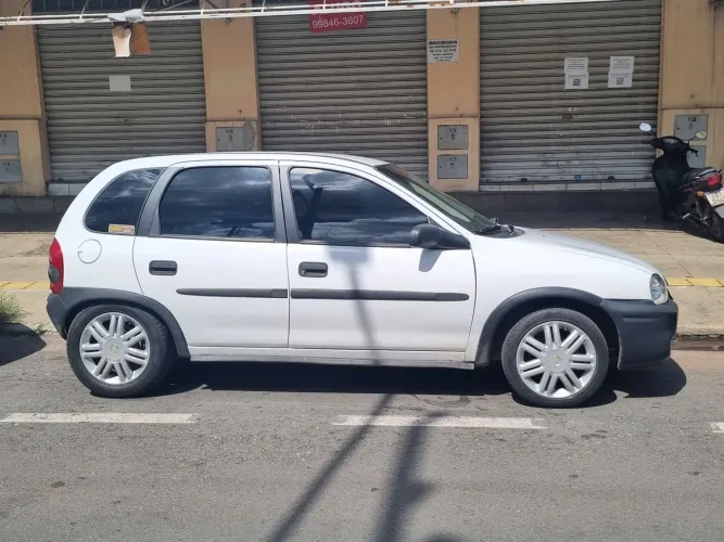 Chevrolet Corsa Wind 1.6 MPFI 4P 2002