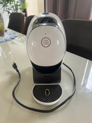 Cafeteira Dolce Gusto NEO
