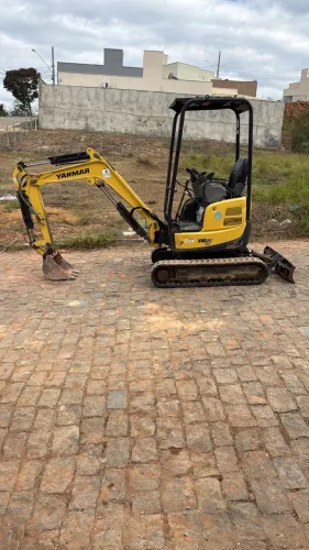 MINI ESCAVADEIRA YANMAR VIO 17