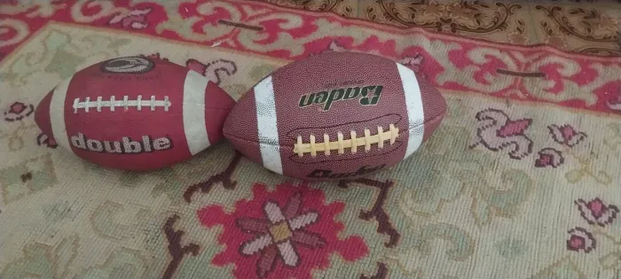 DUAS BOLAS DE FUTEBOL AMERICANO NOVAS