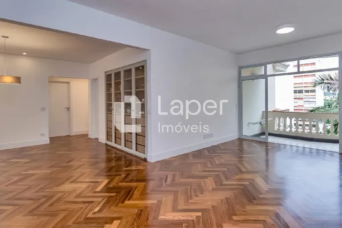 Apartamento com 117 m², reformado, à venda no bairro Higienópolis.
