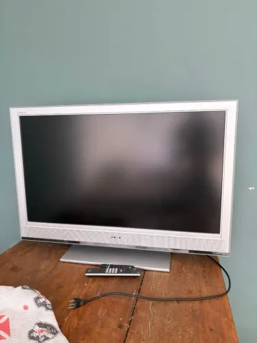 TV Sony Bravia LCD - Com controle - Funcionando