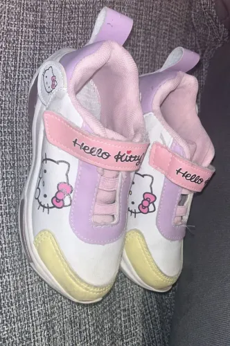 Par tênis infantil Hello Kitty