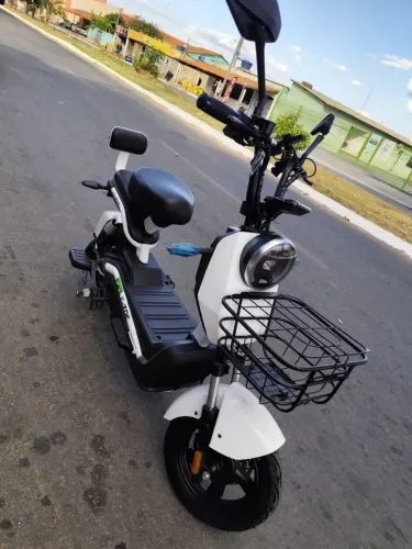 Moto scooter eletrica E -ZOE