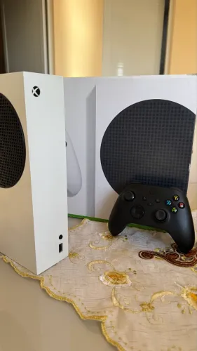 Xbox Series S 512GB | Acompanha Controle e Caixa