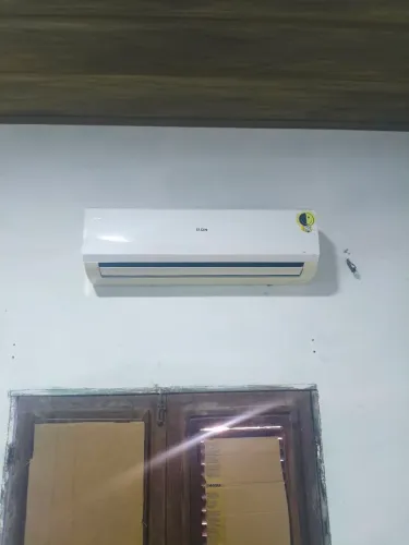 Vendo ar condicionado de 12 mil BTUs Elgin convencional com instalação e material incluso
