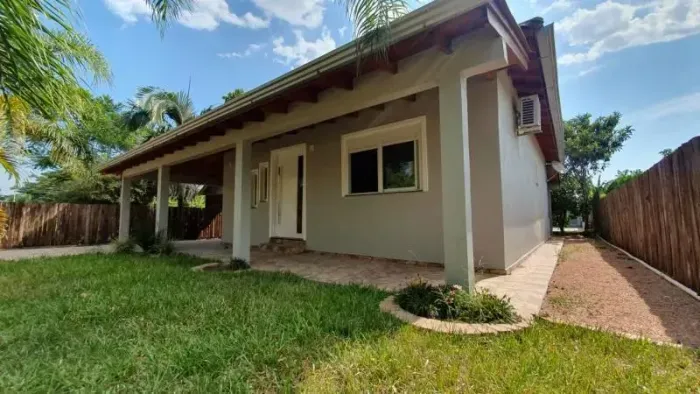 Velleda oferece espetacular sítio com casa de alto padrão em condomínio fechado em Águas C