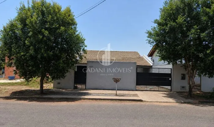 CASA COM 2 QUARTOS À VENDA POR R$ 440.000,00 QUITADO OU ÁGIO DE R$ 395.000,00 + PARCELAS D