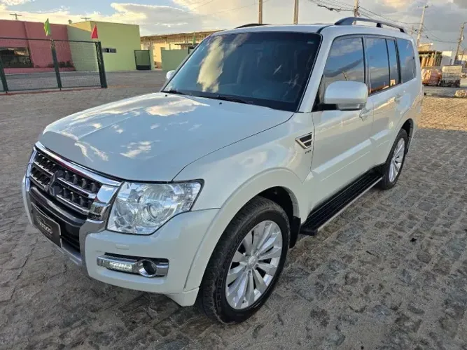 Mitsubishi Pajero HPE Full 3.2 4X4 T.i.dies. 5P AUT 2016