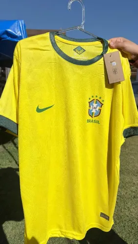 Camisa Amarela 