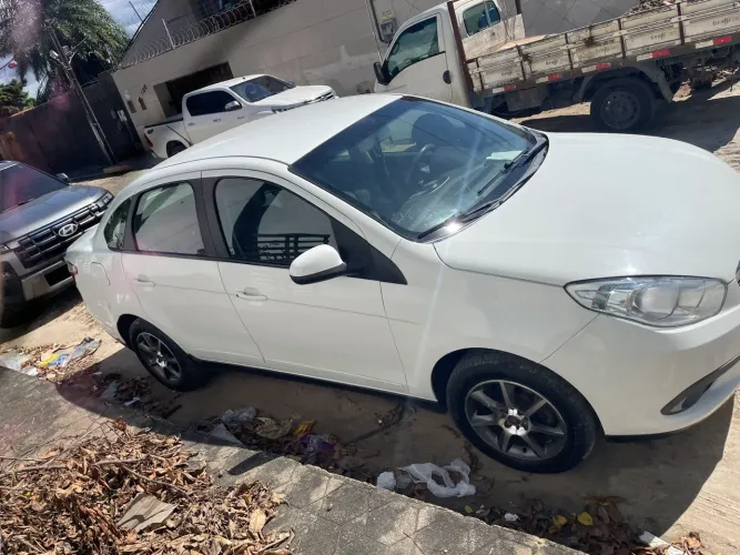 Fiat Grand Siena Attrac. 1.4 EVO F.flex 8V 2014