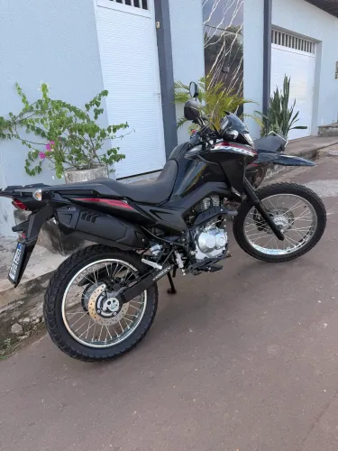 Bros 160, ano 2025
