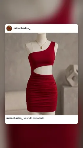 Vestido com decote vermelho