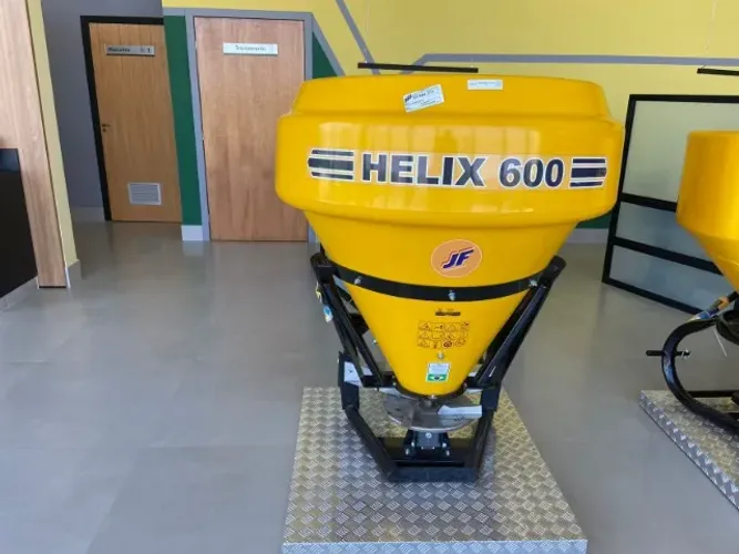 Distribuidor de adubo e semente Helix 600 |JF | -Novo
