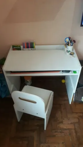 Escrivaninha infantil + cadeira branca mdf