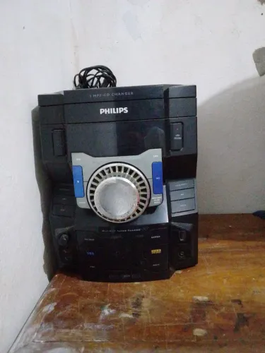 Vendo esse com PHILIPS com 4 caixas 