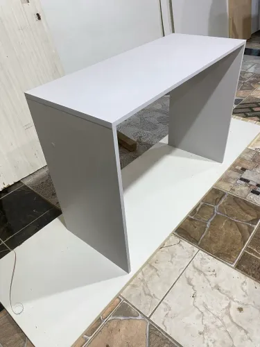 Mesa para estudos e trabalhos