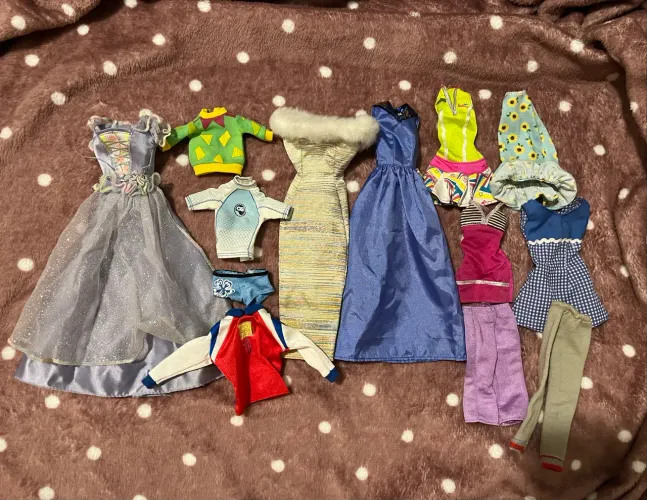 Lote de roupas originais Barbie