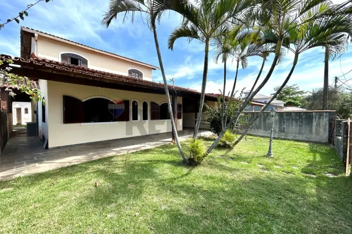 À venda casa mobiliada ao lado praia com 5 quartos no Condomínio Santa Margarida II, Unama