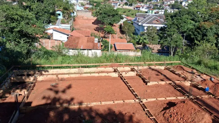 Construções e reformas de pequeno,médio e grande porte.