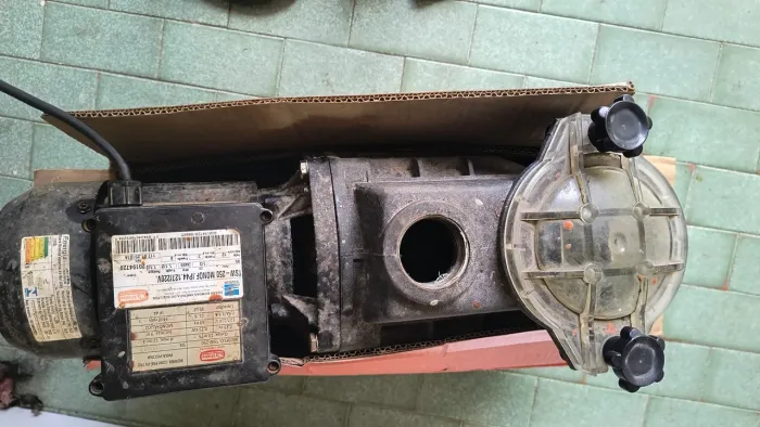 Bomba para piscina com pré-filtro