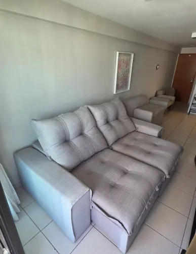 LINDO SOFÁ RECLINÁVEL E RETRÁTIL EM LINHO