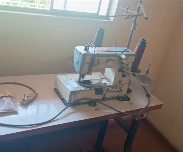 Maquina de costura industrial