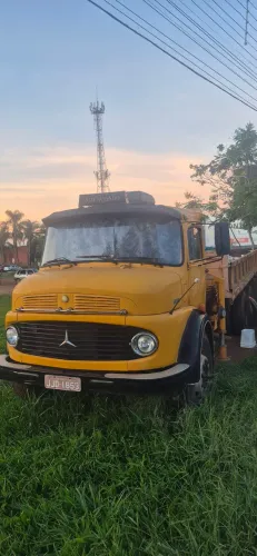 Caminhão MB 1313 Carroceria + Munck
