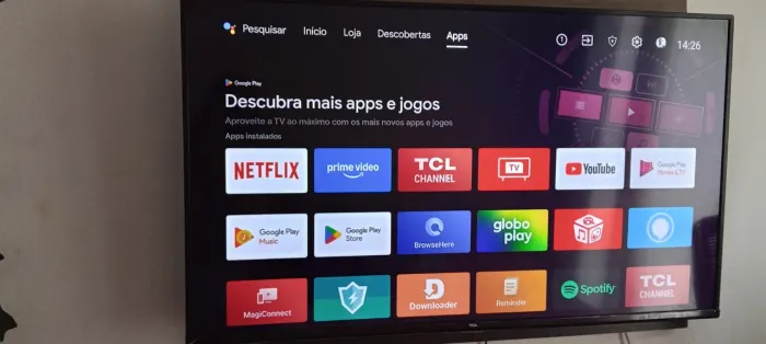 Vendo essa tv da marca TCL de 50 polegadas SMART Android COMPLETA COM controle remoto