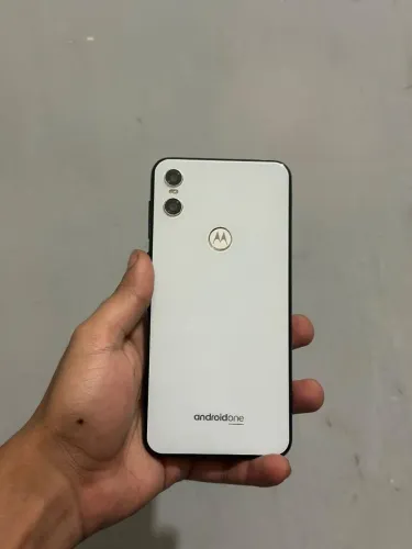 Moto one 