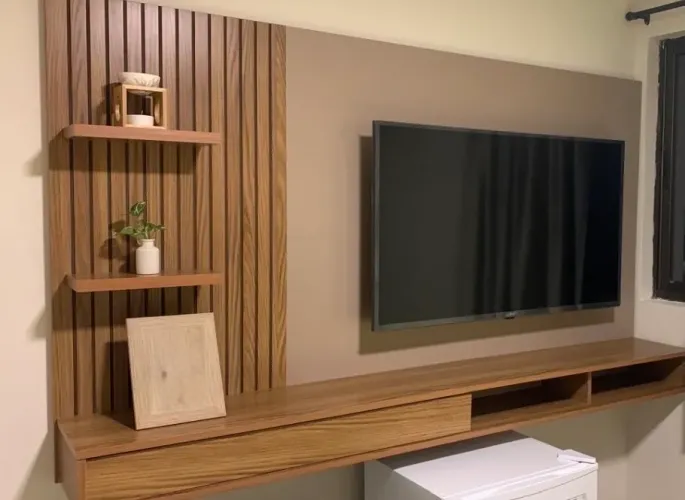 Painel para TV até 60 Polegadas Ripado com Nichos 
