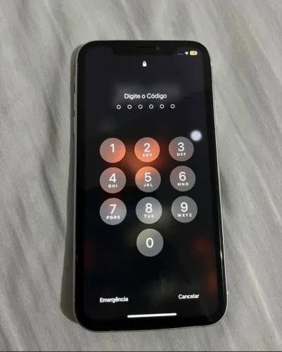 Celular iPhone XR em perfeito estado, 1.200.