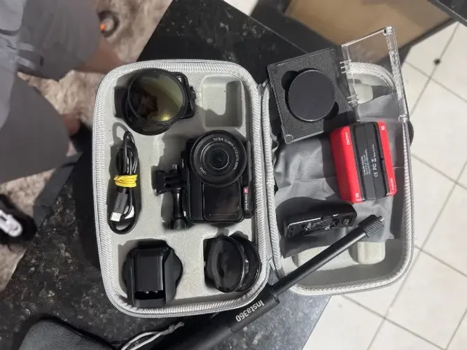 Câmera Insta360 One R Twin Edition (Módulo 360 + Módulo 4K) - Estilo GoPro / DJI