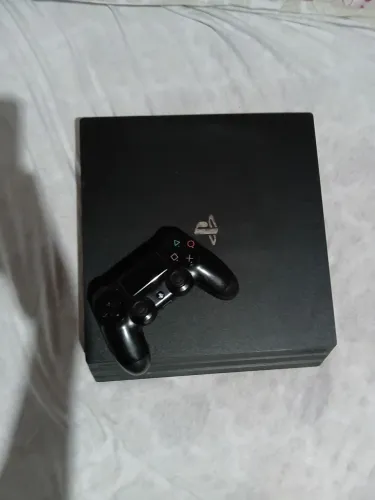 VENDO PS4 PRO 