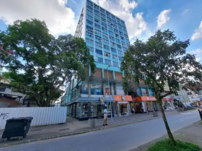 Imóvel para venda possui 460 metros quadrados em Centro - Joinville - SC